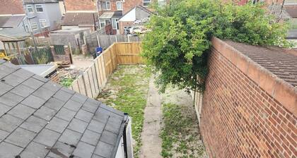 Doncaster Serviced Accommodation - 3 Bed House- Ideal for Contractors / Families