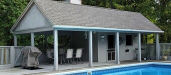 Spacious 5-Bed with Pool, Firepit, and BBQ - 20-min to Saratoga and Lake George