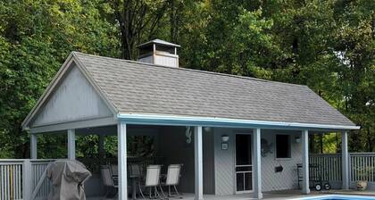 Spacious 5-Bed with Pool, Firepit, and BBQ - 20-min to Saratoga and Lake George