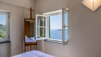 3 camere, una scrivania, ferro/asse da stiro, Wi-Fi