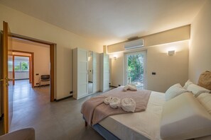 3 habitaciones, escritorio, tabla de planchar con plancha y wifi 