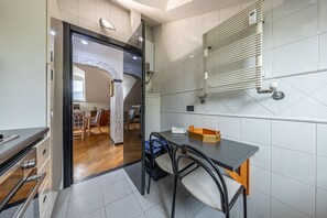 Fridge, oven, dishwasher, coffee/tea maker - CASA ALESSANDRA - Comfort, Wi-Fi, and Parking (Santa Margherita Ligure)