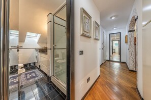 Dusche, Haartrockner, Bidet