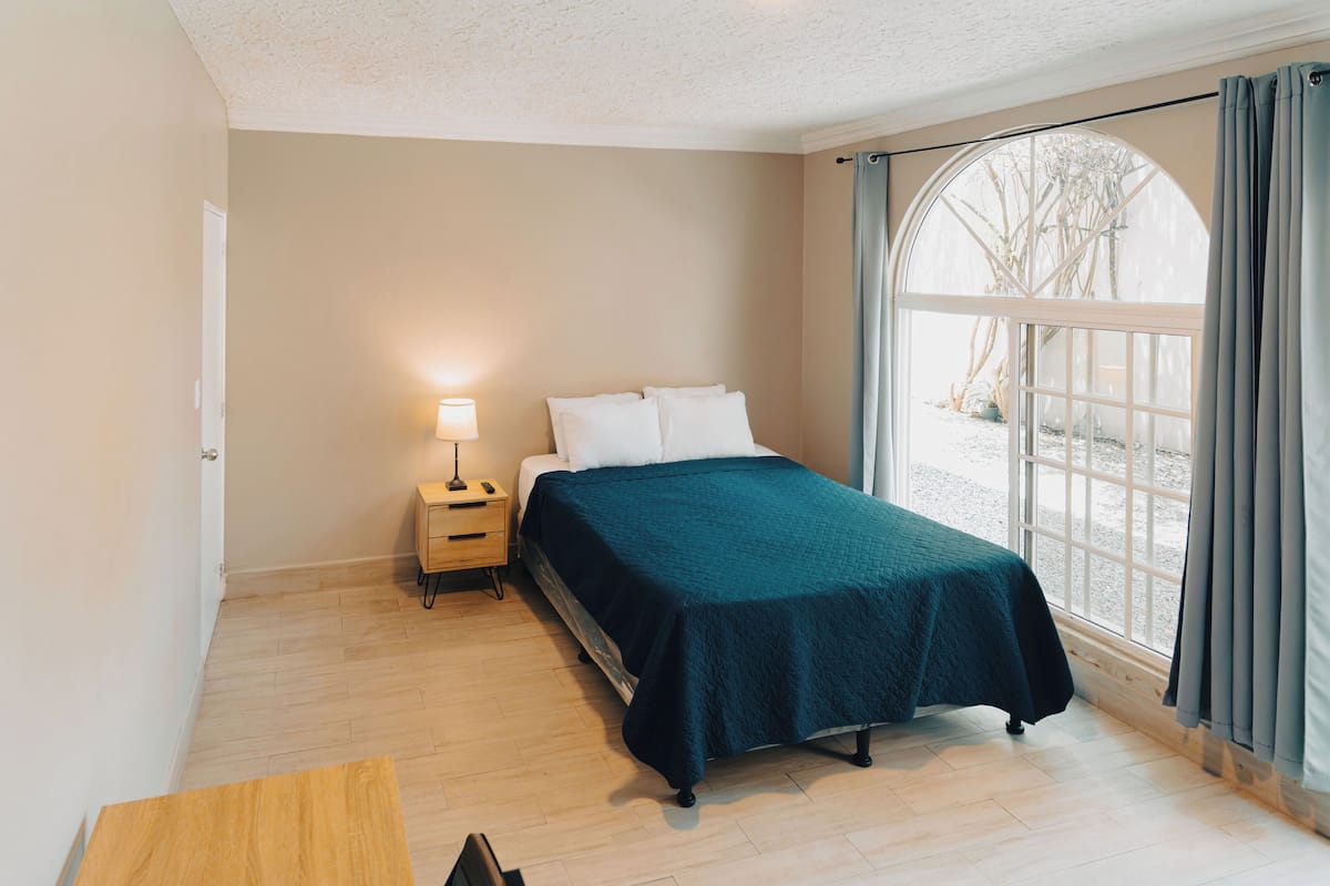 Rollaway beds, free WiFi, bed sheets