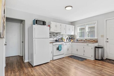 Family frndly TwnHm by navy base

