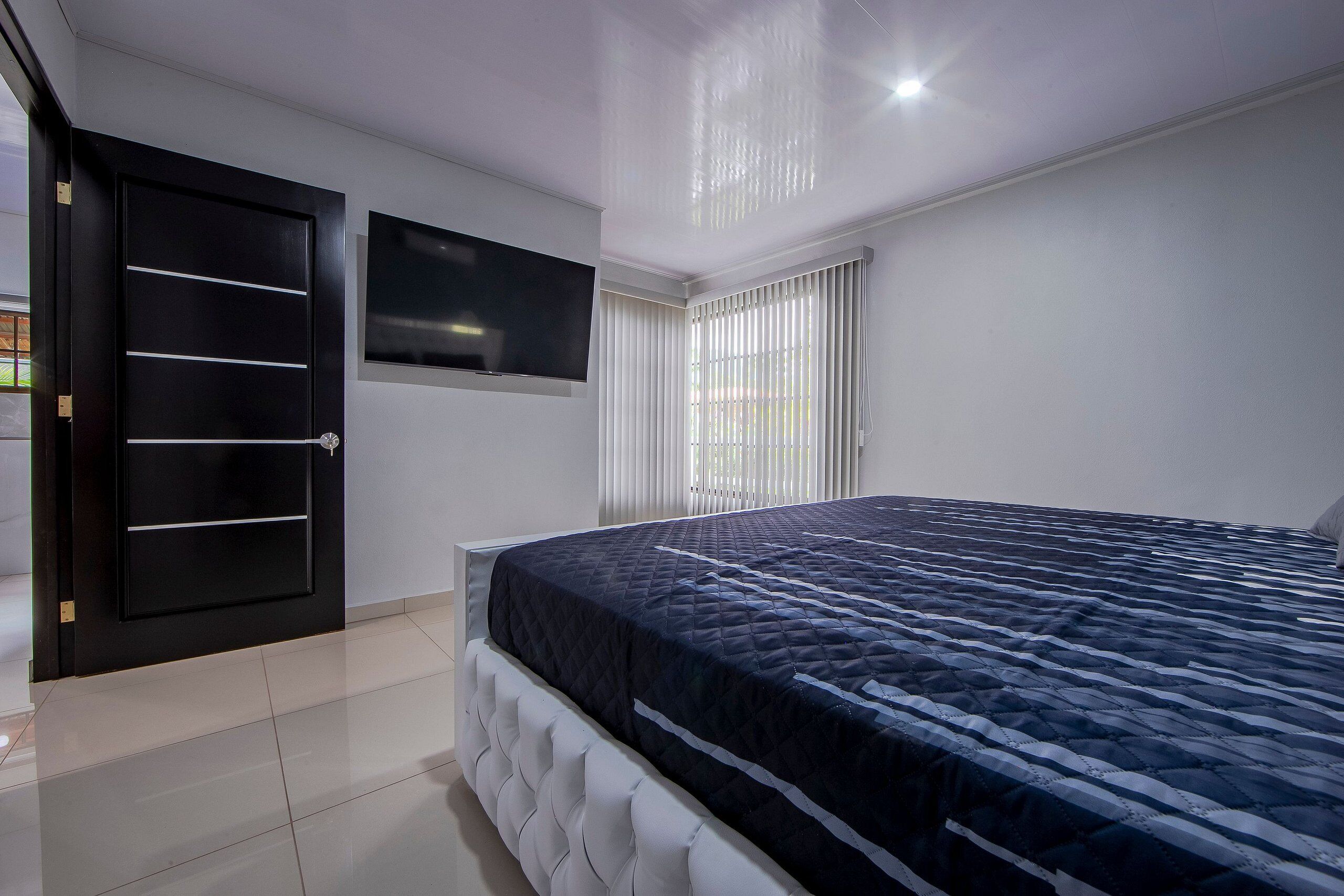 3 habitaciones, decoración personalizada y muebles diferentes 