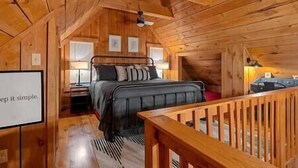 Unclassified image, 3 of 21, button - Redbird Hideaway With Hot Tub (Edmonson County)
