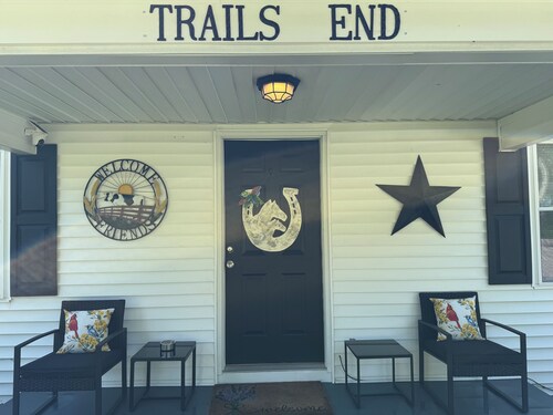 Charming 3-bedroom house with WiFi and AC in lovely Loretto