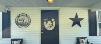 Charming 3-bedroom house with WiFi and AC in lovely Loretto