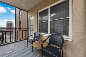 Property grounds - 1BR | King Bed | Panoramic Views | Downtown ATL (Atlanta)