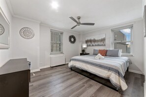 1 bedroom, desk, iron/ironing board, travel cot - 1BR | King Bed | Panoramic Views | Downtown ATL (Atlanta)