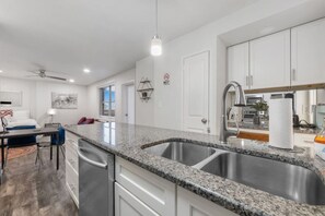 Fridge, microwave, oven, stovetop - Skyline Vistas | Downtown | Perfect Romantic Getaways (Atlanta)