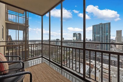 Terrace, Skyline View, Downtown, Restaurant & Bars
