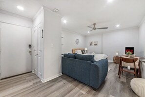 1 bedroom, iron/ironing board, travel crib, WiFi