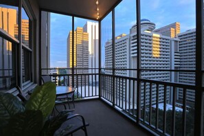 Property grounds - 1BR Apt,Centrally located, City View (Atlanta)