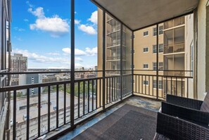 Property grounds - High Rise Patio w/ City View, In Heart of Downtown (Atlanta)