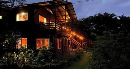 Comfy 2-bedroom 1-bath, in Kea'au near Hilo, WiFi and food forest
