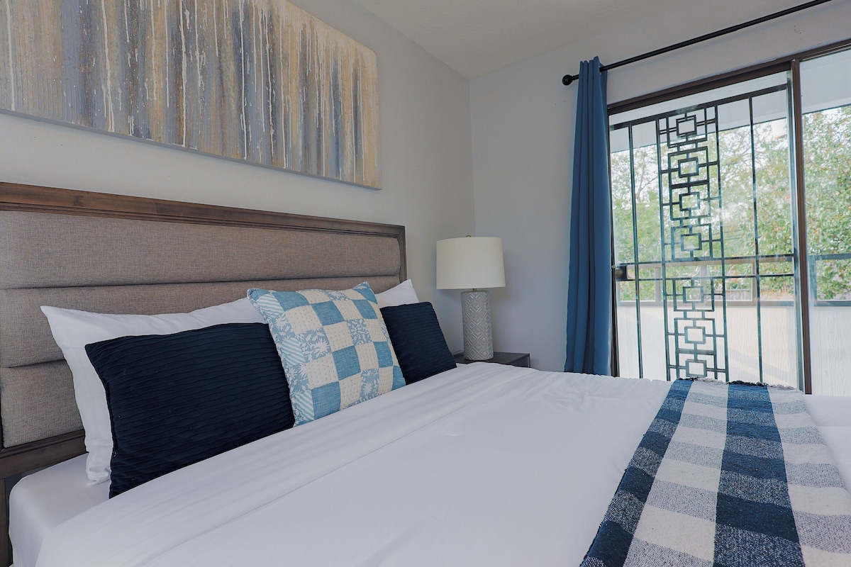 Photo 8 of Cozy Retreat near NRG stadium & Medical Center - Patio Grill - Pet Friendly
