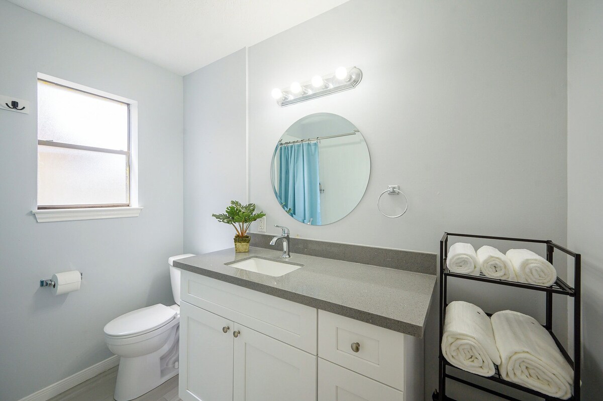 Photo 32 of Cozy Retreat near NRG stadium & Medical Center - Patio Grill - Pet Friendly
