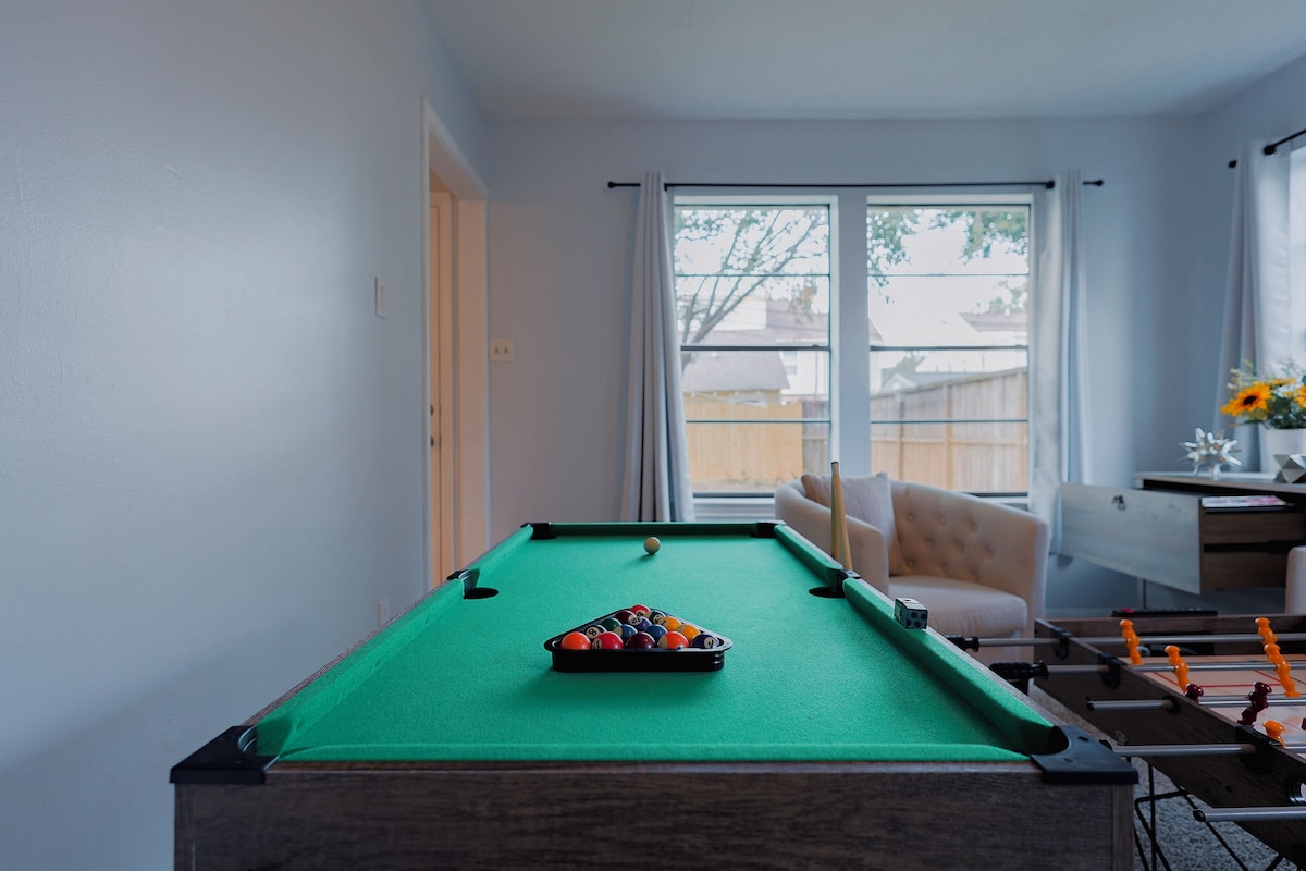 Photo 30 of Cozy Retreat near NRG stadium & Medical Center - Patio Grill - Pet Friendly
