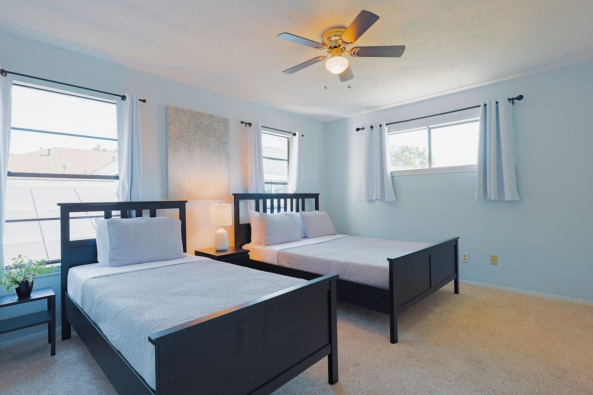 Photo 14 of Cozy Retreat near NRG stadium & Medical Center - Patio Grill - Pet Friendly