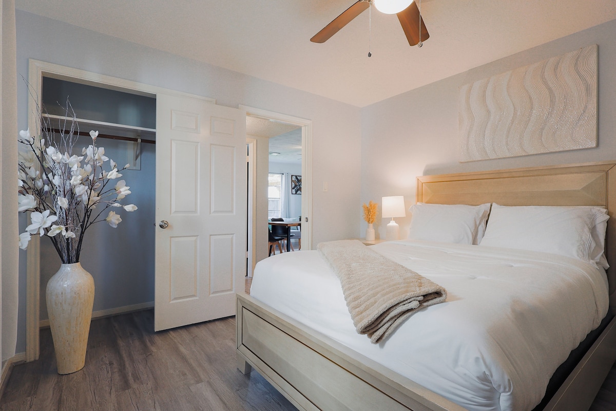 Photo 17 of Cozy Retreat near NRG stadium & Medical Center - Patio Grill - Pet Friendly