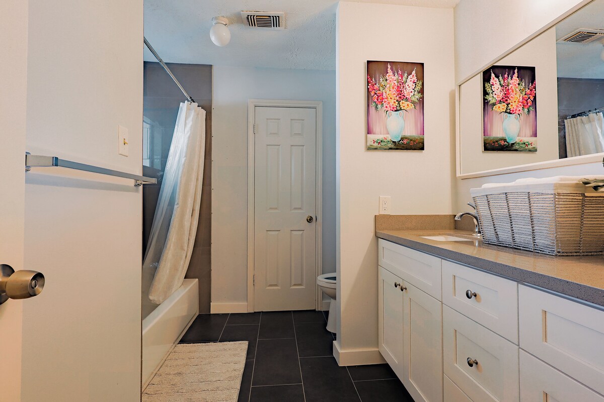 Photo 46 of Cozy Retreat near NRG stadium & Medical Center - Patio Grill - Pet Friendly
