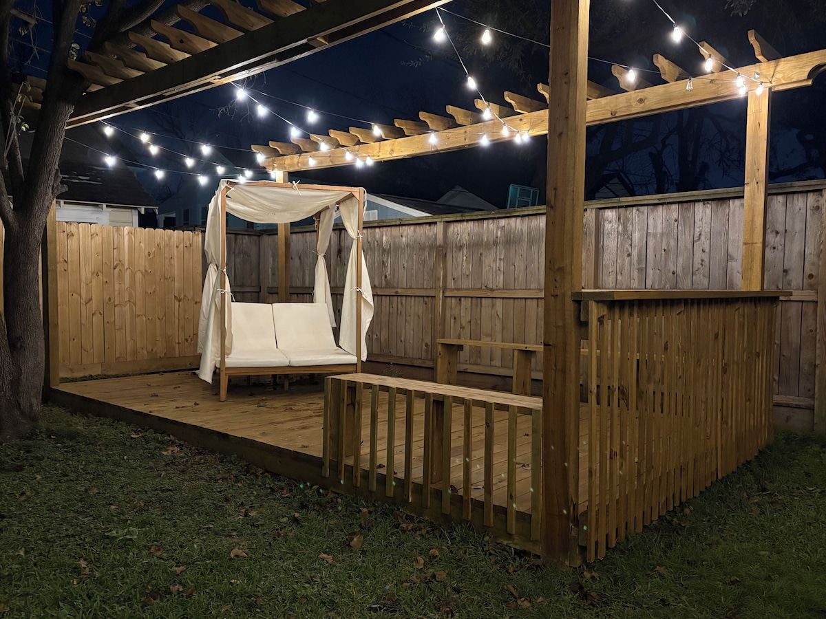 Photo 39 of Cozy Retreat near NRG stadium & Medical Center - Patio Grill - Pet Friendly