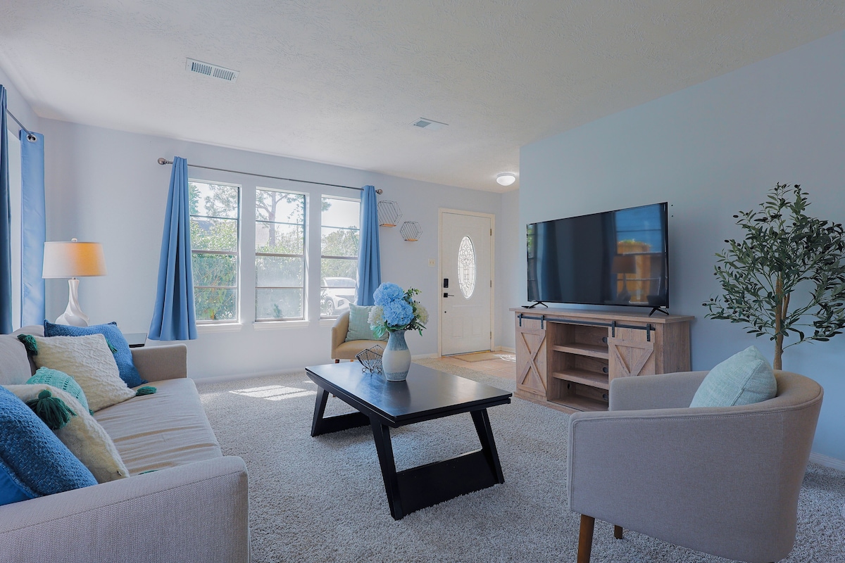 Photo 4 of Cozy Retreat near NRG stadium & Medical Center - Patio Grill - Pet Friendly