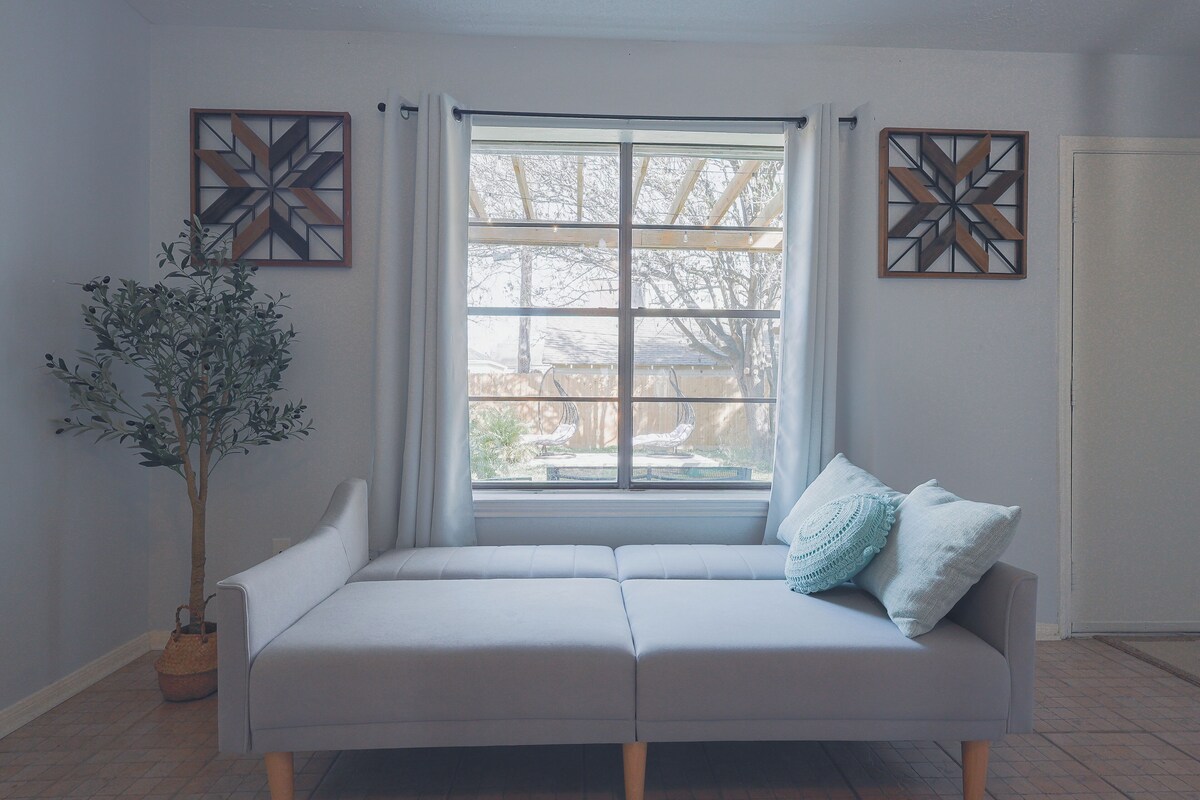 Photo 24 of Cozy Retreat near NRG stadium & Medical Center - Patio Grill - Pet Friendly