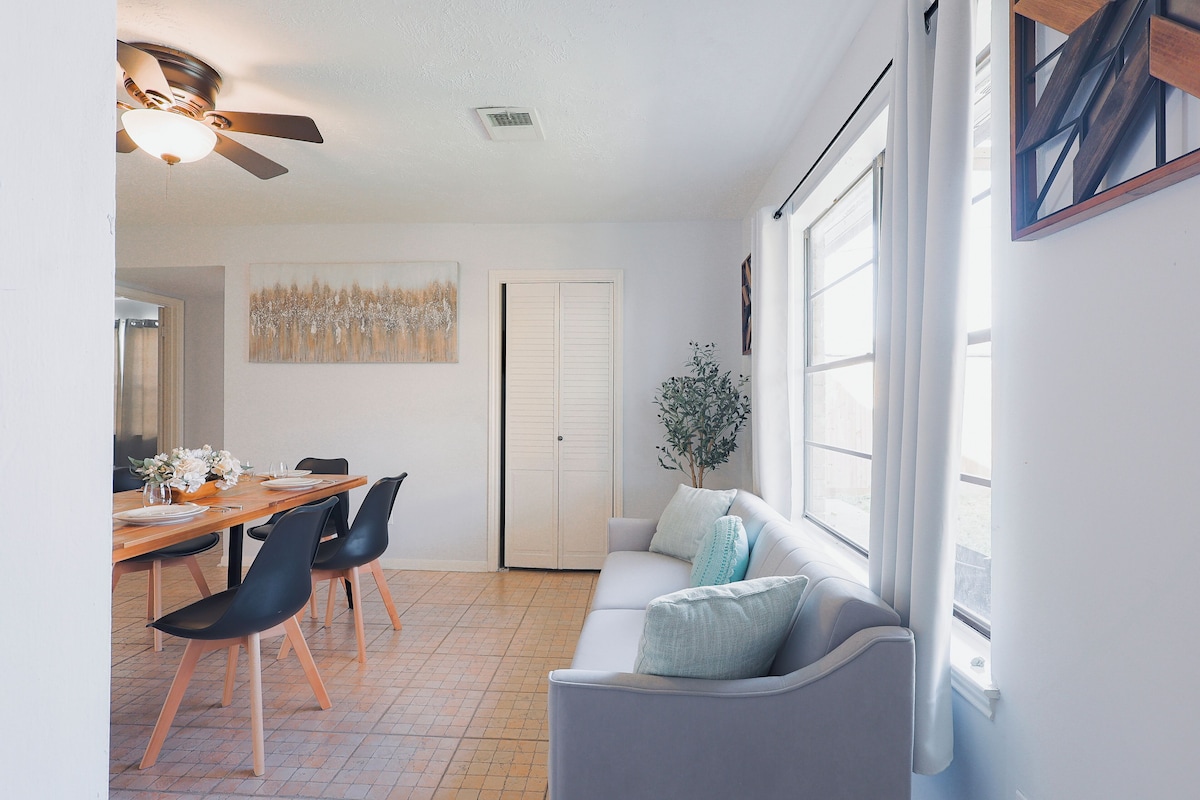 Photo 23 of Cozy Retreat near NRG stadium & Medical Center - Patio Grill - Pet Friendly