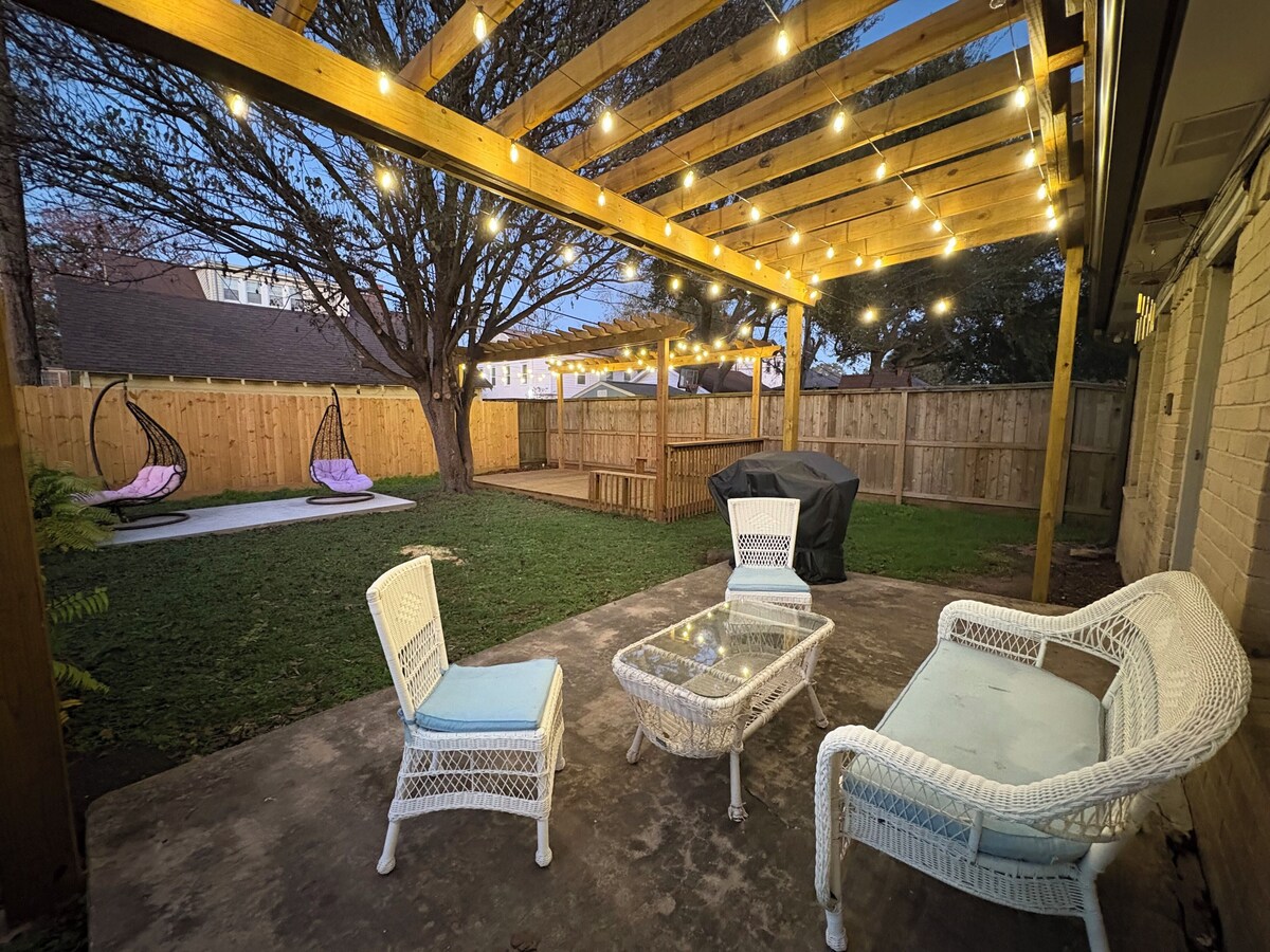 Photo 40 of Cozy Retreat near NRG stadium & Medical Center - Patio Grill - Pet Friendly