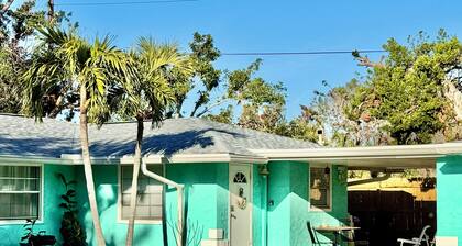 Charming Longboat Key Bungalow with beach access minutes away…