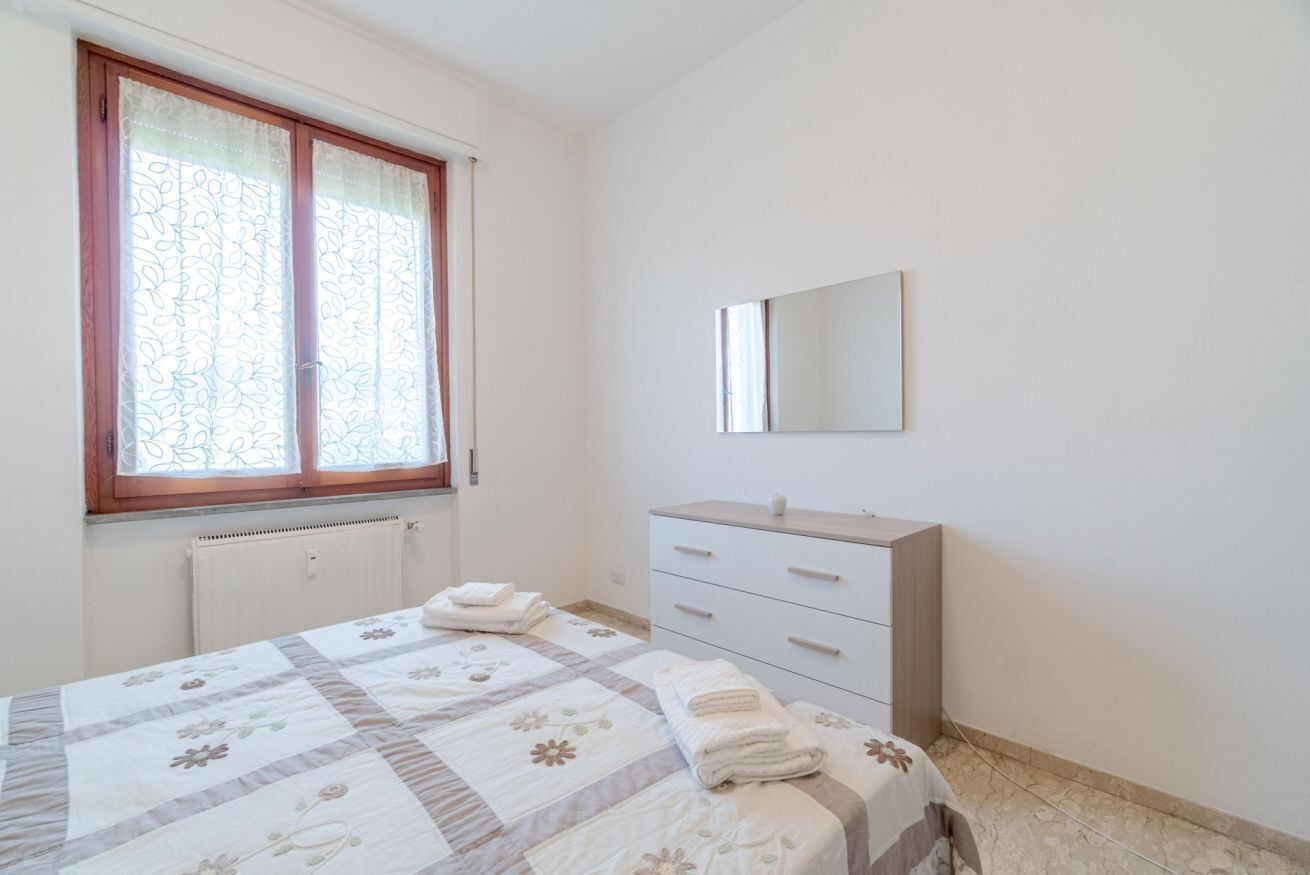 1 dormitori, planxa i posts de planxar, wifi i roba de llit 