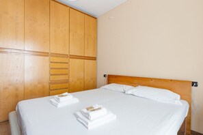 1 bedroom, iron/ironing board, WiFi