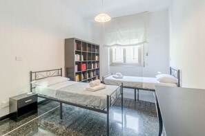 3 bedrooms, iron/ironing board, WiFi, bed sheets