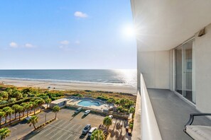 Terrace/patio - Oceanview 2BD condo in Kingston oceanfront Resort, steps to sand free wifi&parkg (Myrtle Beach)