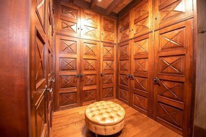 Chalet | Interior