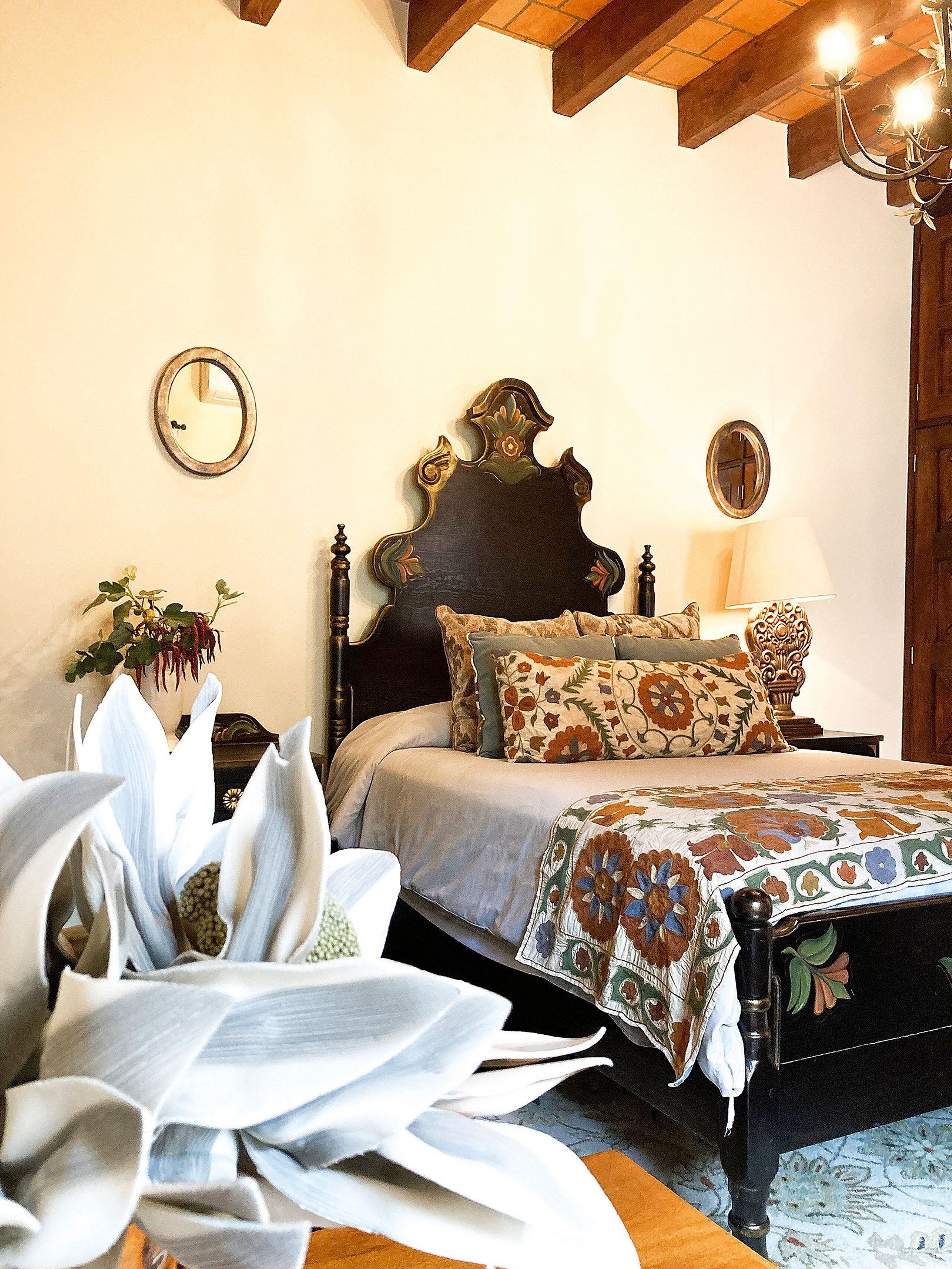 Chalet | Cortinas blackout, insonorización y tabla de planchar con plancha 