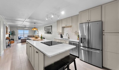 Sunrise Villa Remodeled Ground Level Property Steps to Ocean