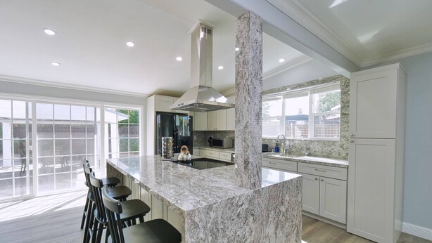 Unclassified image, 1 of 74, button - 4 Bd 4 Ba w/ Private Studio 10 G WIFI and AC (Hayward)