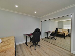 4 bedrooms, WiFi, bed sheets