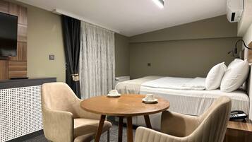 Habitació Deluxe | 1 dormitori, roba de llit d'alta qualitat i caixa forta a l'habitació