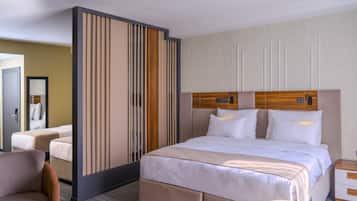 Studiosuite | Hochwertige Bettwaren, Zimmersafe, Verdunkelungsvorhänge