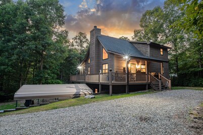 The Cabin Kingdom | Hot tub | Fire Pit