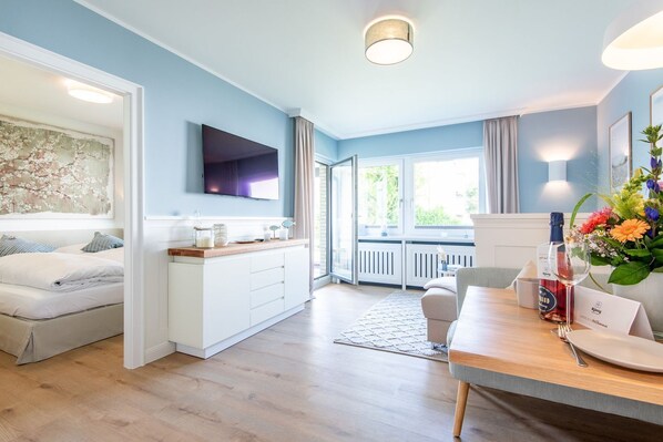 Unclassified image, 1 of 24, button