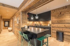 Réfrigérateur, micro-ondes, four, lave-vaisselle