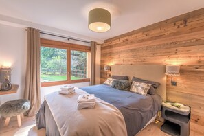 5 chambres, fer et planche à repasser, Wi-Fi, draps fournis