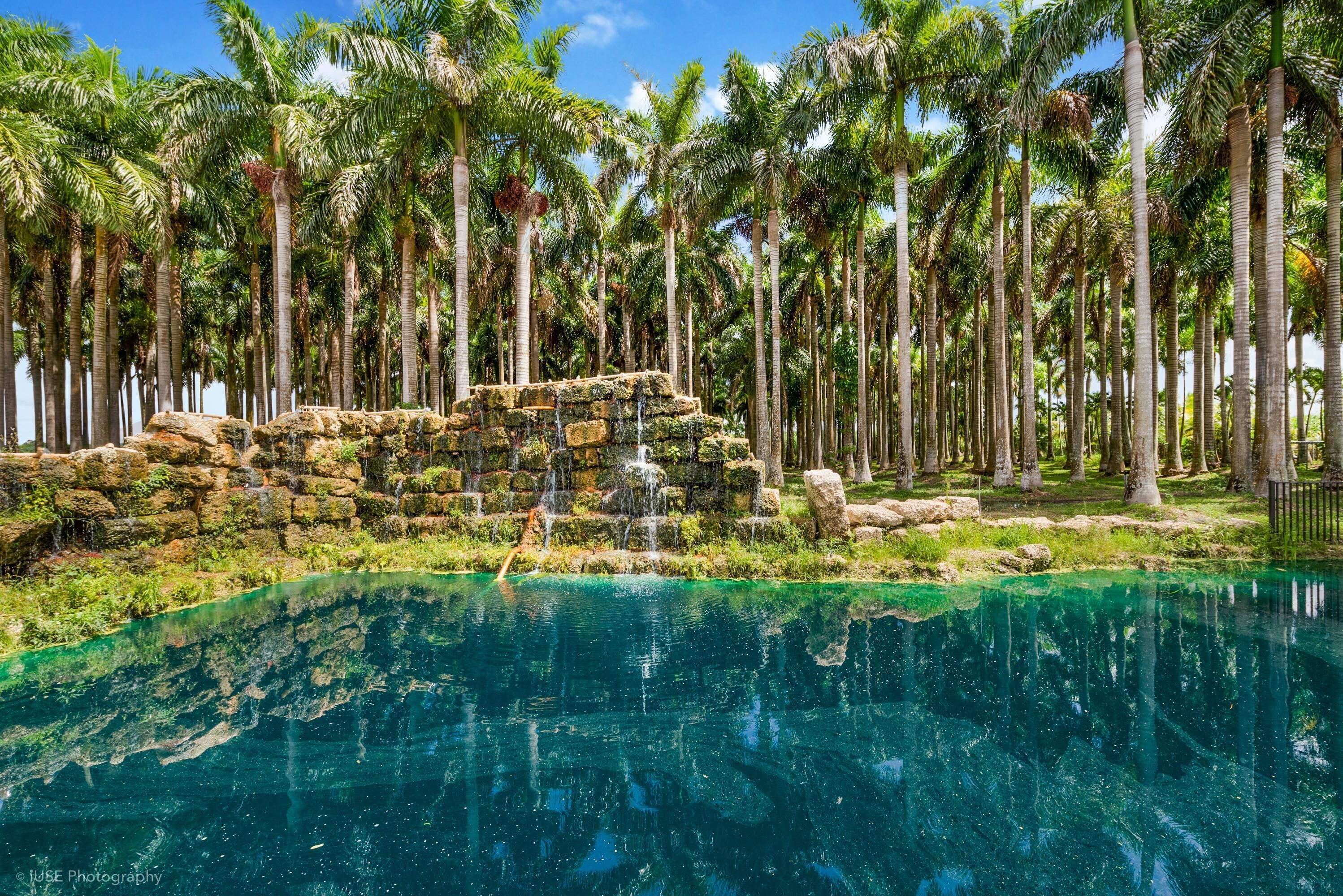 Lämmitetty uima-allas