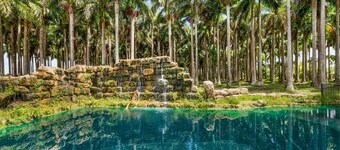 Exclusive Family Ranch: Pool, Lake Access & Courts